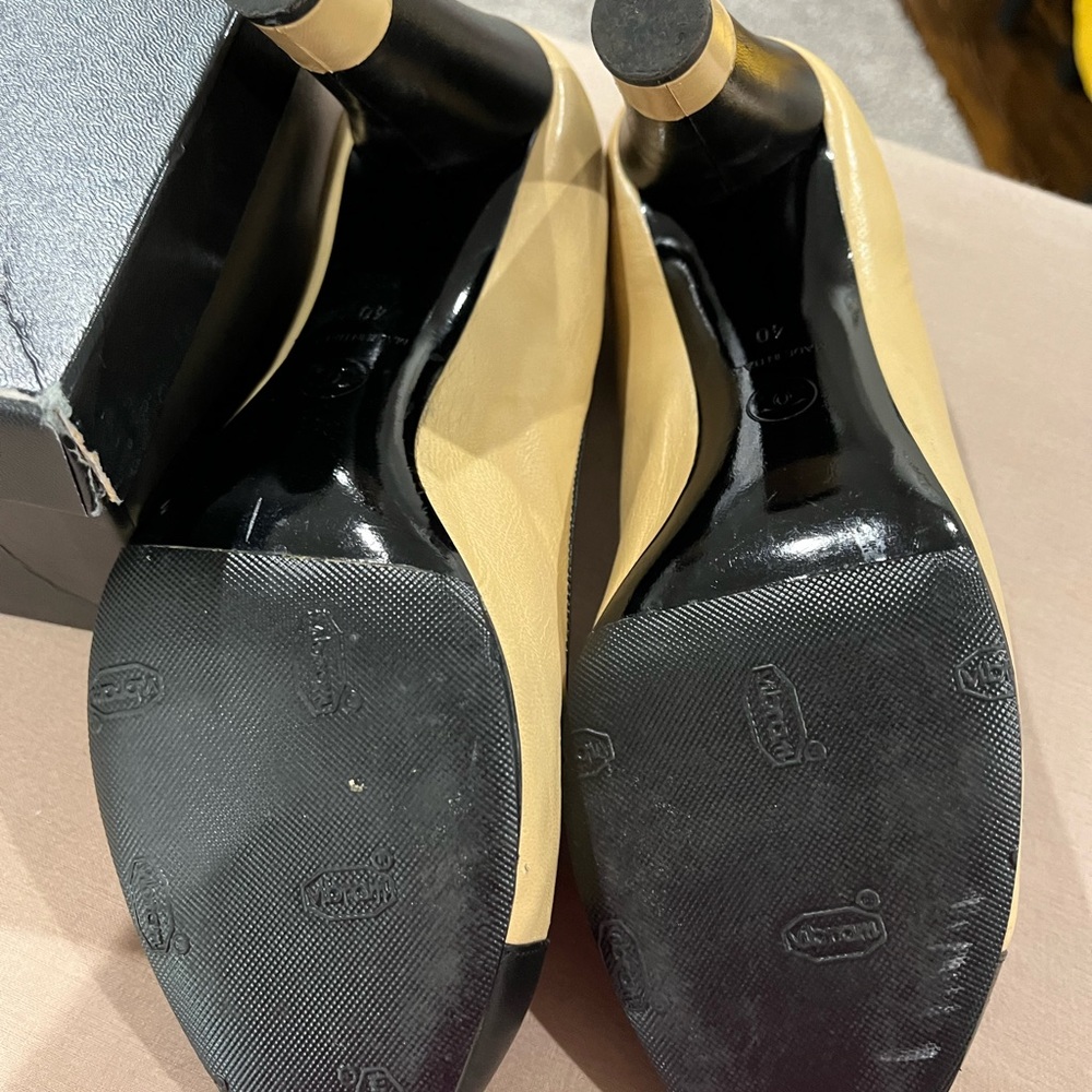 CHANEL Black and Tan Heels - Picture 12 of 15